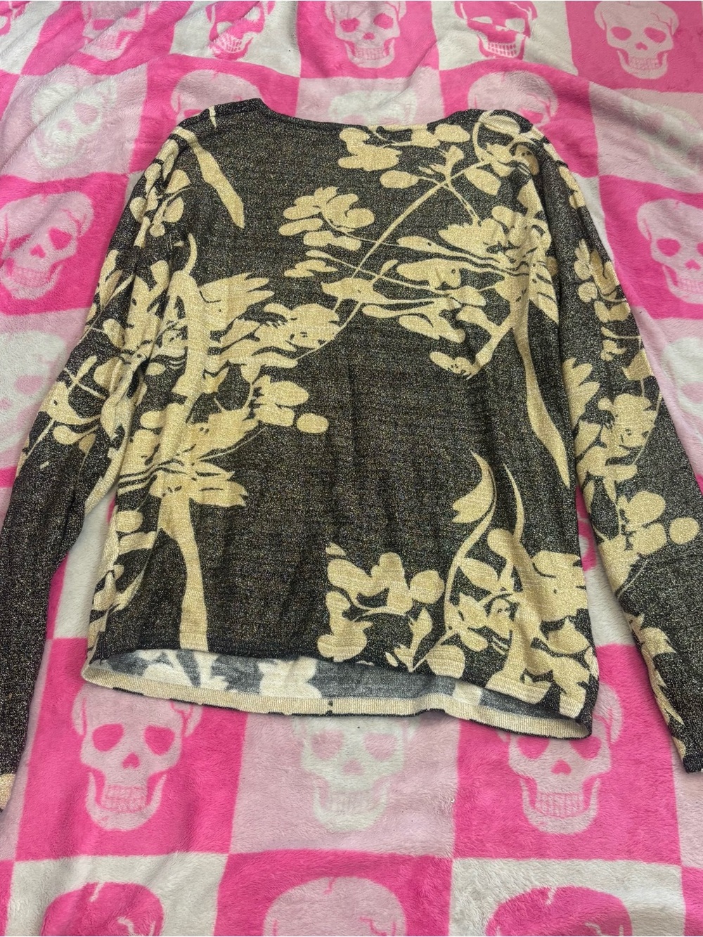Pierri New York Metallic Floral V-Neck Blouse - Black & Cream - Picture 5 of 5